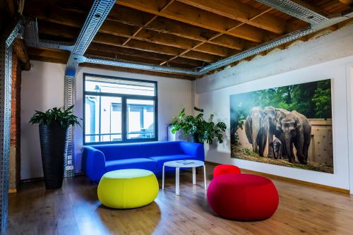 kantoor antwerpen te huur zithoek closeup