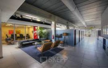 kantoor te huur antwerpen deurne vergaderruimte zicht