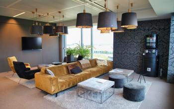 Kantoorruimte te huur aan de Leonardo Da Vincilaan 19, Brussel Airport, Brussel, met comfortabele zitplekken, veel natuurlijk licht en een moderne inrichting.