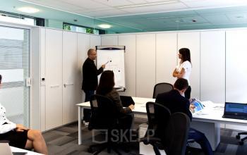 vergaderruimte in kantoor in brussel europese wijk