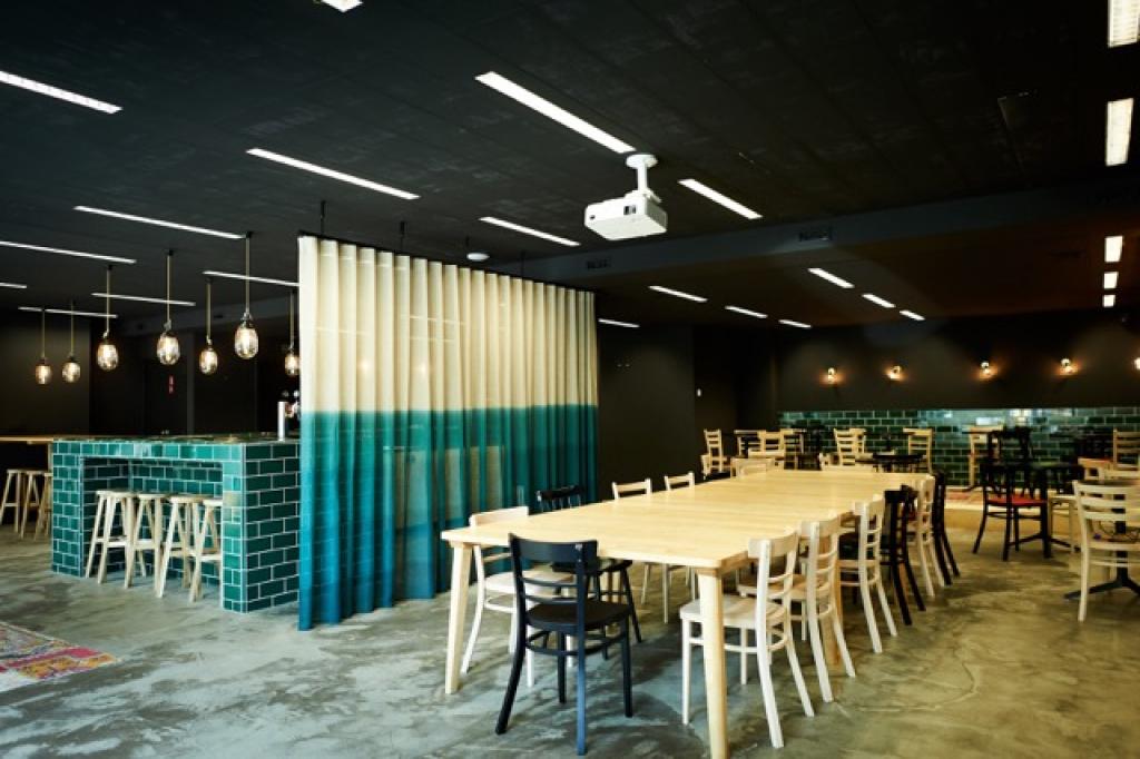 Restaurant in het gebouw